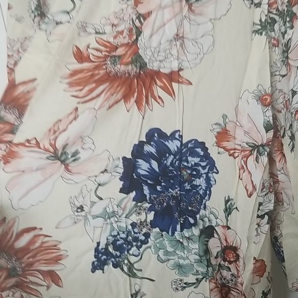 Kimonos - Picture 2 of 3